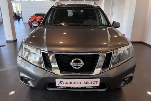 NISSAN TERRANO