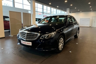 MERCEDES-BENZ E200