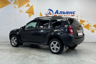 RENAULT DUSTER