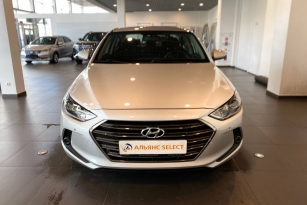 HYUNDAI ELANTRA