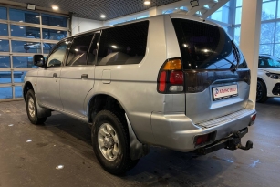 MITSUBISHI PAJERO SPORT