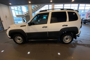 LADA NIVA TRAVEL