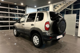 CHEVROLET NIVA