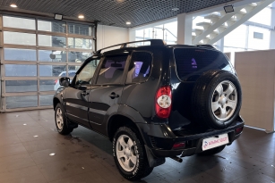 CHEVROLET NIVA