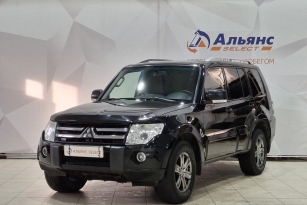 MITSUBISHI PAJERO