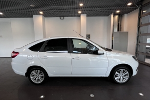 LADA GRANTA