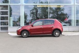 RENAULT SANDERO