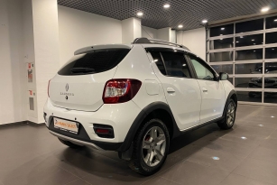 RENAULT SANDERO STEPWAY