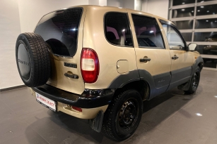 CHEVROLET NIVA