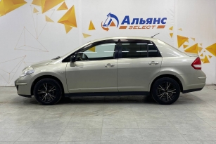 NISSAN TIIDA