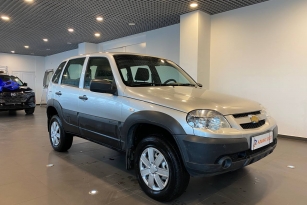 CHEVROLET NIVA