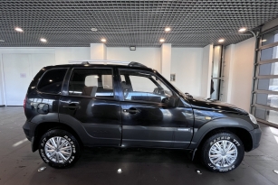CHEVROLET NIVA