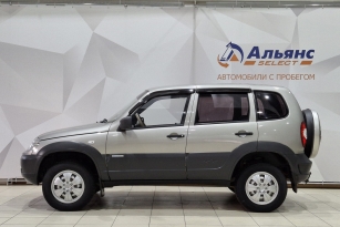 CHEVROLET NIVA