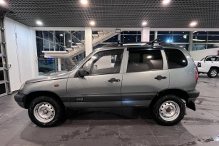 CHEVROLET NIVA