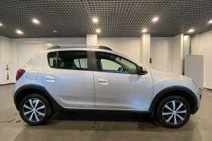 RENAULT SANDERO STEPWAY