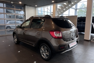 RENAULT SANDERO