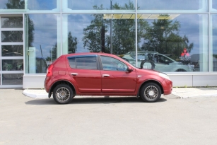 RENAULT SANDERO