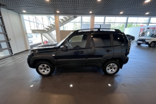 LADA NIVA TRAVEL