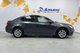 CHEVROLET CRUZE