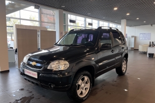 CHEVROLET NIVA