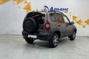 CHEVROLET NIVA