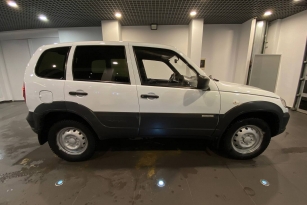 CHEVROLET NIVA