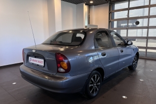 CHEVROLET LANOS