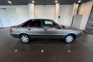 AUDI 80