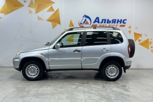 CHEVROLET NIVA