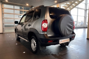 CHEVROLET NIVA