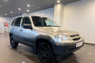 CHEVROLET NIVA