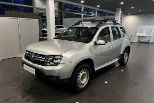 RENAULT DUSTER