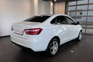 LADA VESTA