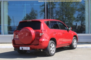 TOYOTA RAV 4