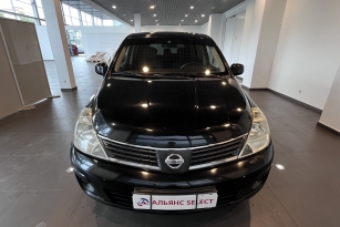NISSAN TIIDA