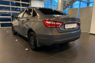 LADA VESTA