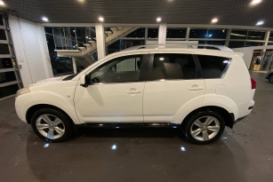PEUGEOT 4007