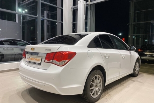 CHEVROLET CRUZE