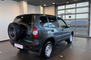 CHEVROLET NIVA