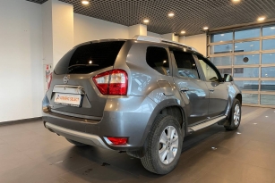 NISSAN TERRANO