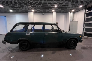 LADA 2104