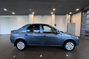 RENAULT LOGAN