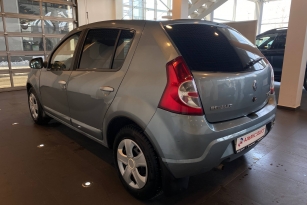 RENAULT SANDERO