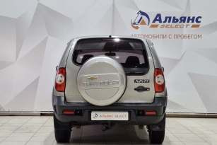CHEVROLET NIVA