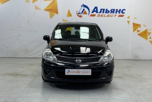 NISSAN TIIDA