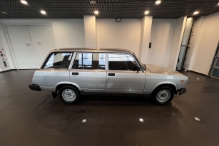 LADA 2104