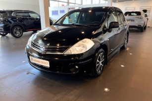 NISSAN TIIDA