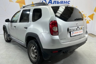 RENAULT DUSTER