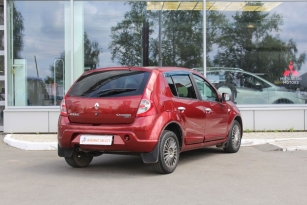 RENAULT SANDERO