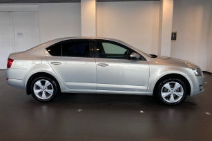 SKODA OKTAVIA